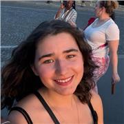 Étudiante dans le domaine scientifique, j adore enseigner et aider les gens !